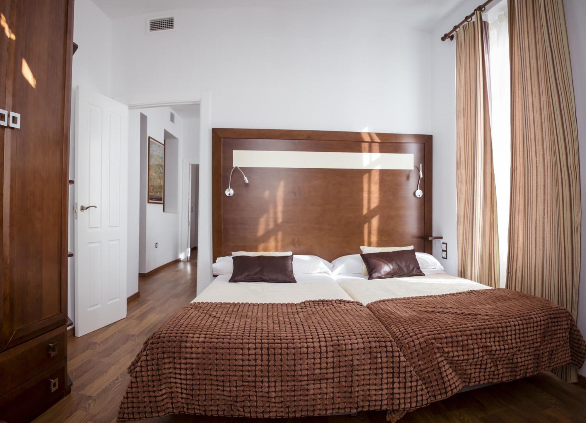 Apartamentos Casa De La Lonja Granada Room photo
